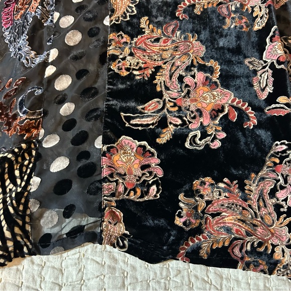 John Mark Boho Velvet Burnout Blouse Top XL Mixed Print Art To Wear Bead Tassels - Picture 9 of 11